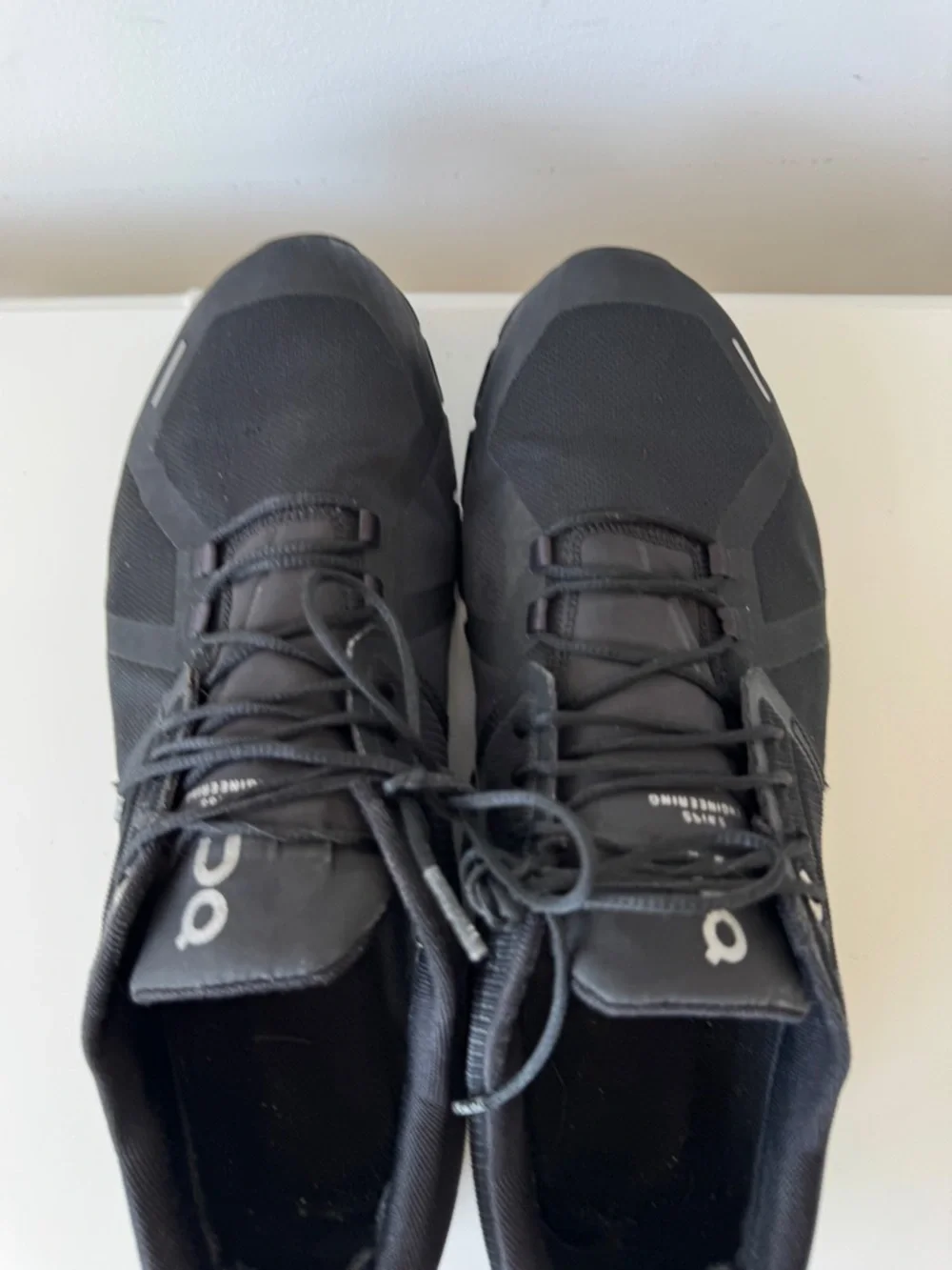 On Cloud 6 Black Running Sneakers - Picture 5 of 7